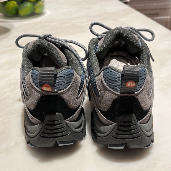 NWOT Women’s MERRELL MOAB 2 VENTILATOR HIKING SNEAKER SIZE 8 - Picture 5 of 8